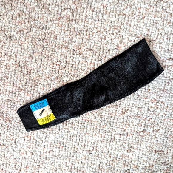 Black Headband with Grip Technology - Picture 1 of 1